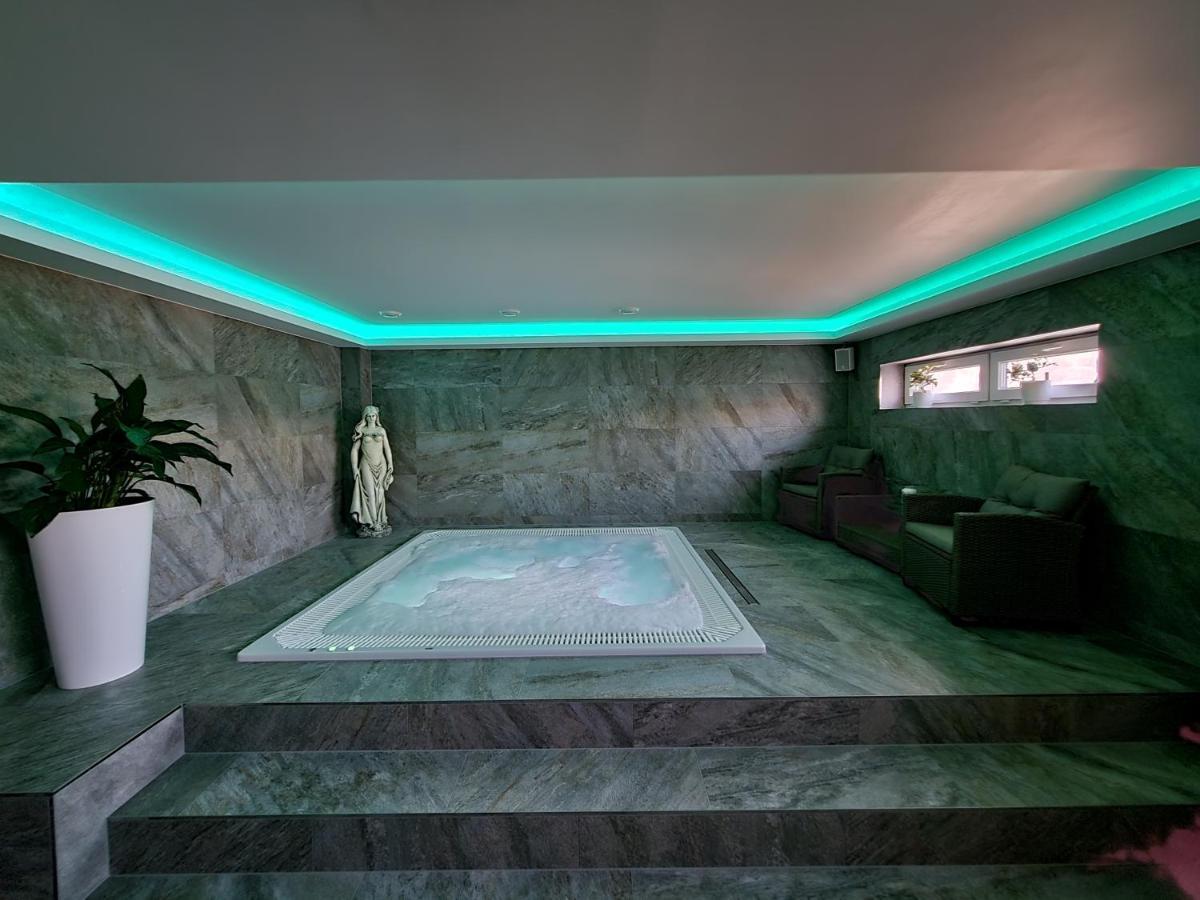 Chaty Krusetnica S Luxusnym Privatnym Wellness Exterior foto